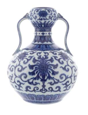 'Qing dynasty' vase was inherited by Dublin-based man and was thought to have been brought to Ireland as 'war booty'