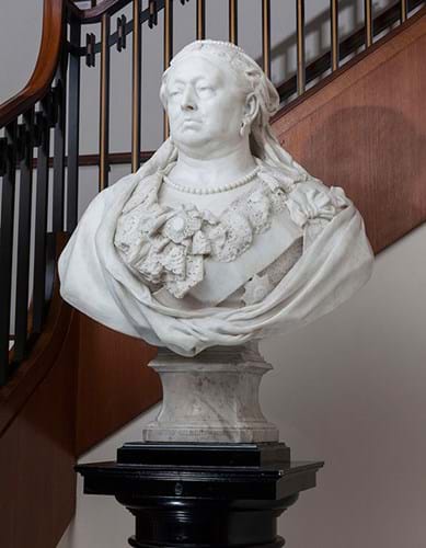 Victoria bust