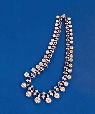 13-05-09-2090JEWELS06B auction Victorian necklace.jpg