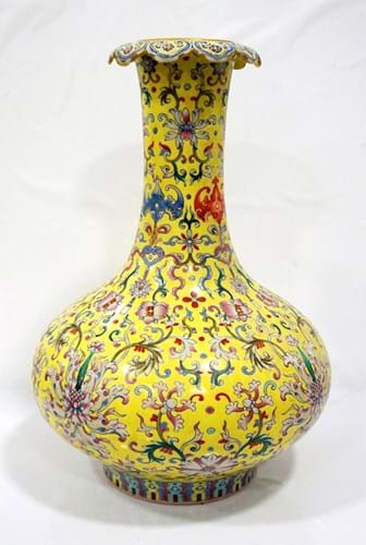 Chinese vase offered at auction