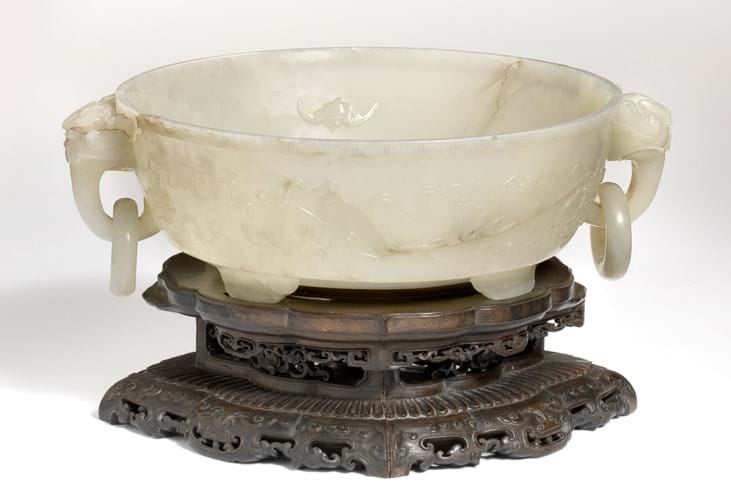 Qianlong jade bowl