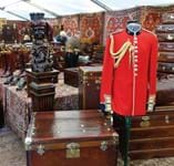 Vintage luggage exerts strong pull on overseas buyers