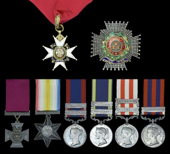 DNW - Tombs VC and medals.jpg