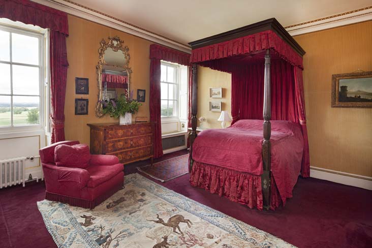 Red Bed Eulogised By Nancy Mitford From Faringdon House Up For Auction