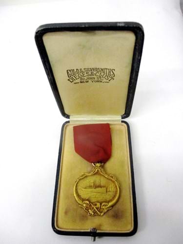 Carpathia Titanic gold medal 