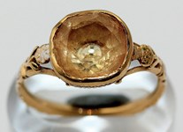 Memento ring of the last Jacobite to be executed for treason sells in Chichester
