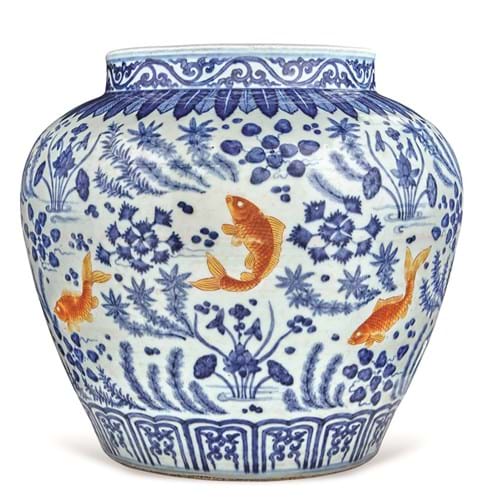 Qing dynasty decorated porcelain fish jar