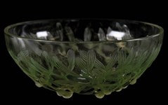 Lalique bowl with Mistletoe decoration heads to Kansas auction