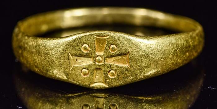 Medieval gold ring