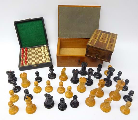 Staunton pattern chess set