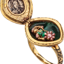 Les Enluminures_12_Diamond Cluster Locket Ring_a.png