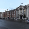 Chelsea_Library_and_Town_Hall,_Kings_Road_SW3_(geograph_2752474).jpg