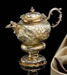 Dealers Online: ATG's selection of 14 objects available from dealers' websites