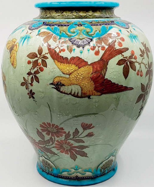 Vase designed by ‘father of art pottery movement’ makes 16-times ...