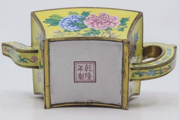 Chinese antique pot