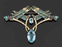 Lalique’s dragonfly brooch makes €230,000 in Paris