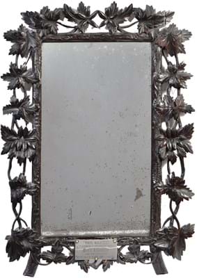 Mirror owned by Marie Antoinette.jpg
