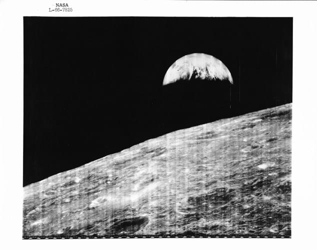 Lunar Orbiter 1.jpg