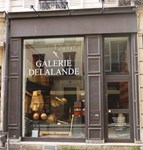 Paris gallery branches out to open second shop – just 40 metres away