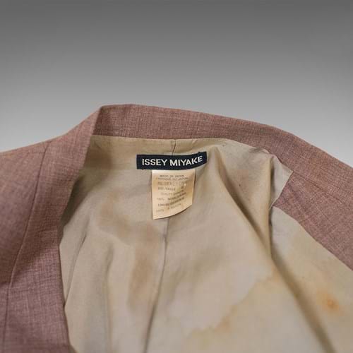The label on a suit once owned by David Bowie