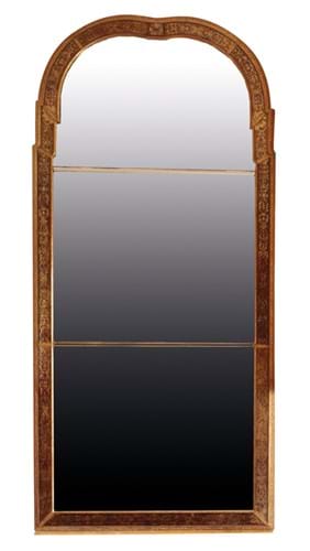 Queen Anne verre eglomise mirror