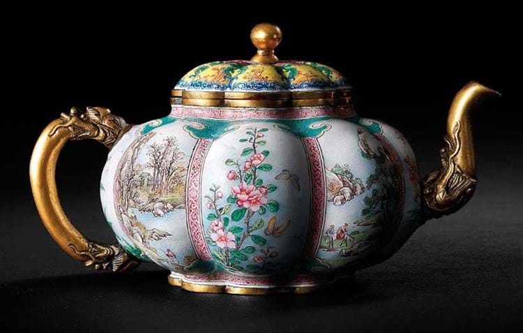 Qianlong period teapot