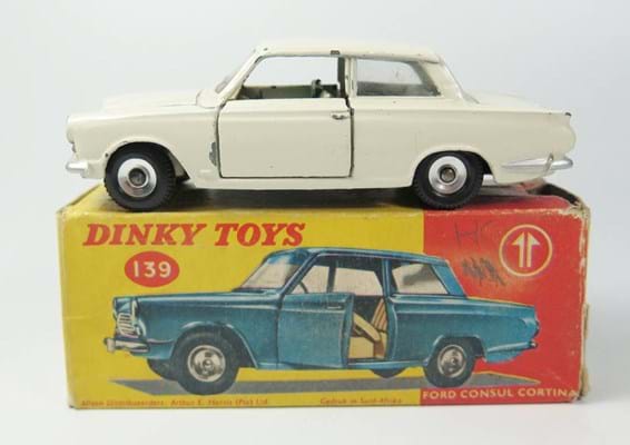 Dinky Toys 139 Ford Consul Cortina