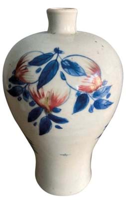 Kangxi-style meiping vase