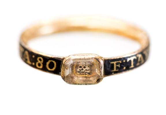 Mourning ring dated 1722