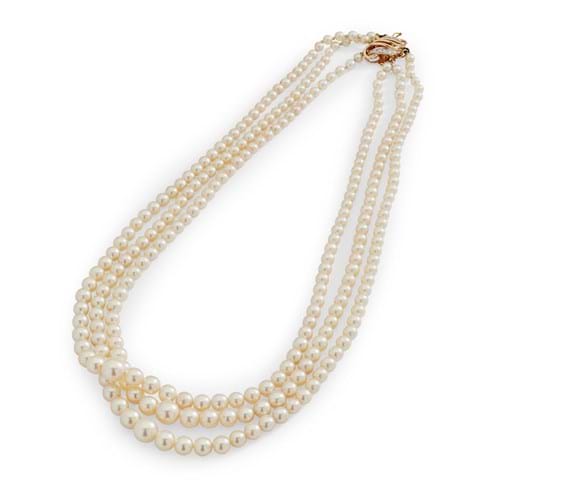 Pearl necklace by Boucheron