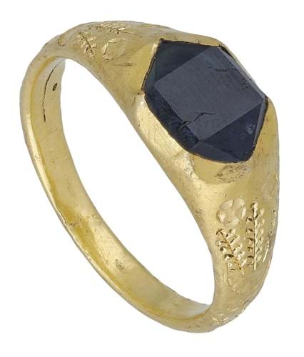 Gold sapphire ring