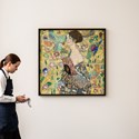 Dame mit Fächer portrait by Gustav Klimt