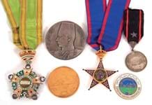 Bidders cotton on to Egyptian medals appeal
